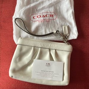 NWOT Coach Wristlet